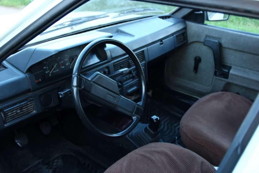 Москвич АЗЛК 2141 салон