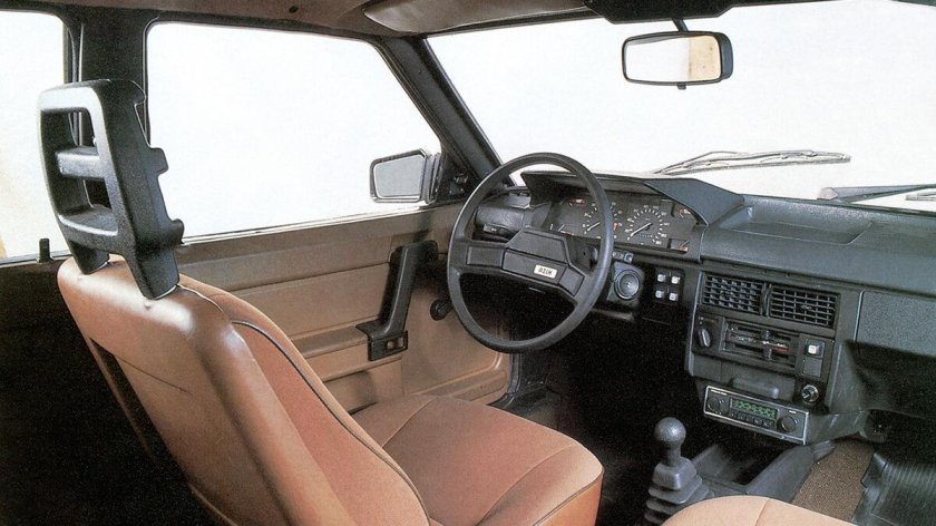Москвич 2141 легковой автомобиль салон