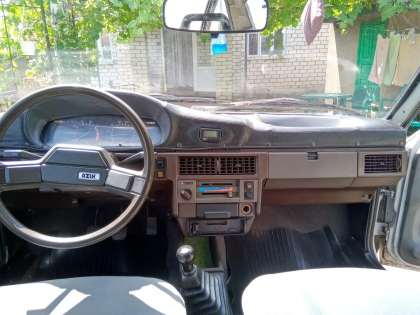 Москвич АЗЛК 2141 салон