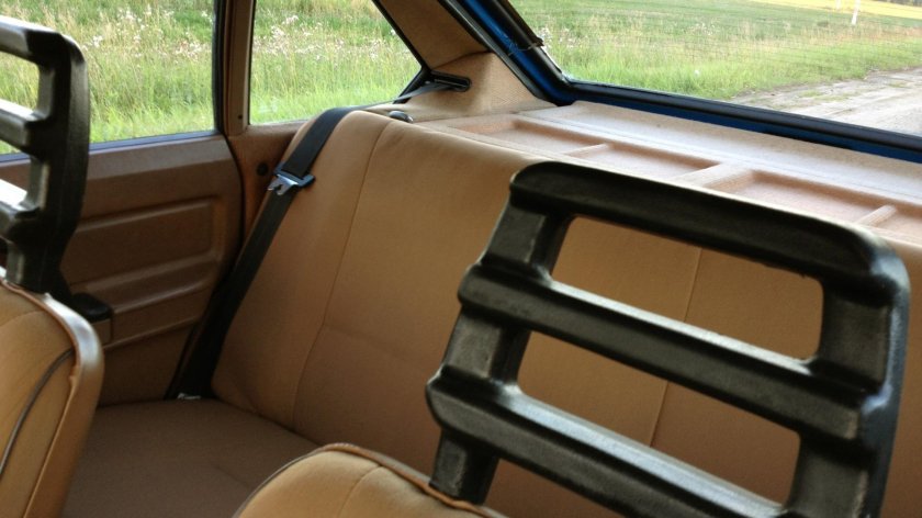 Москвич 2141 бежевый салон