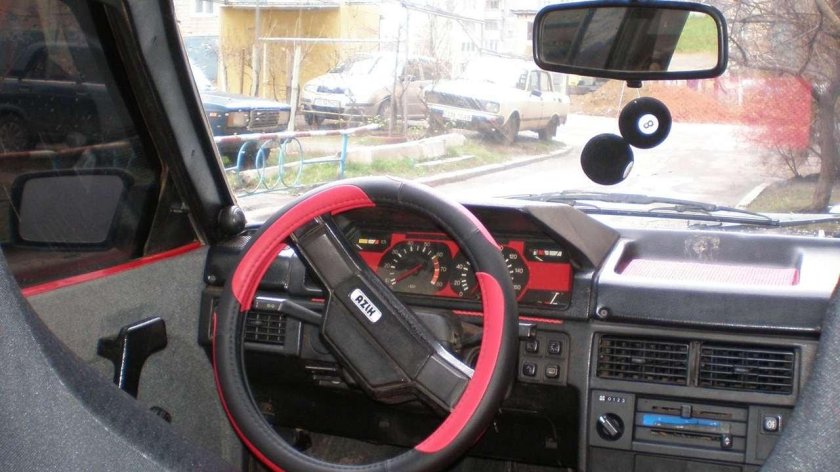 Москвич АЗЛК 2141 салон