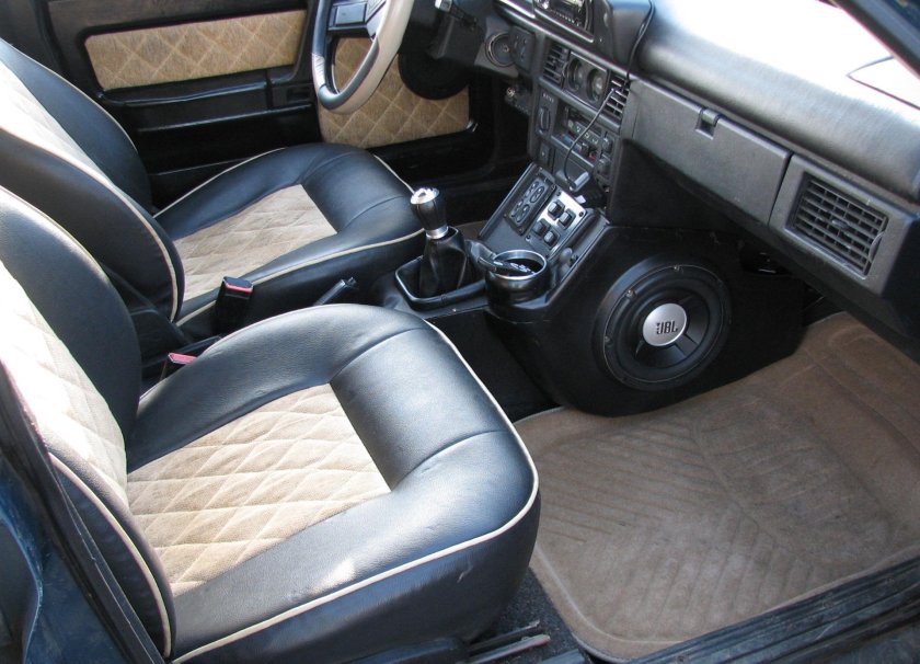 Москвич АЗЛК 2141 салон