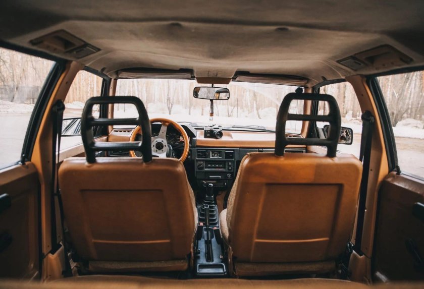 Коричневый салон Москвич 2141