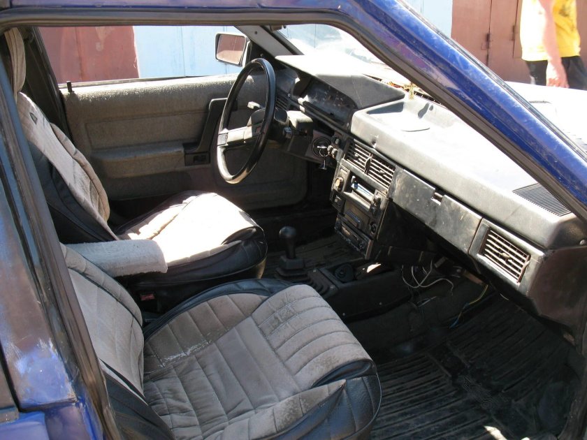 Москвич АЗЛК 2141 салон