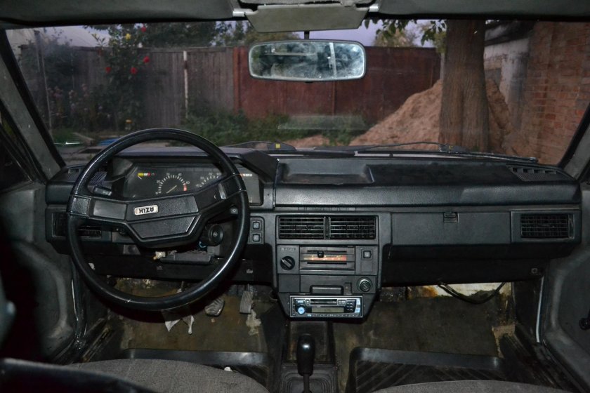 Москвич 2141 легковой автомобиль салон