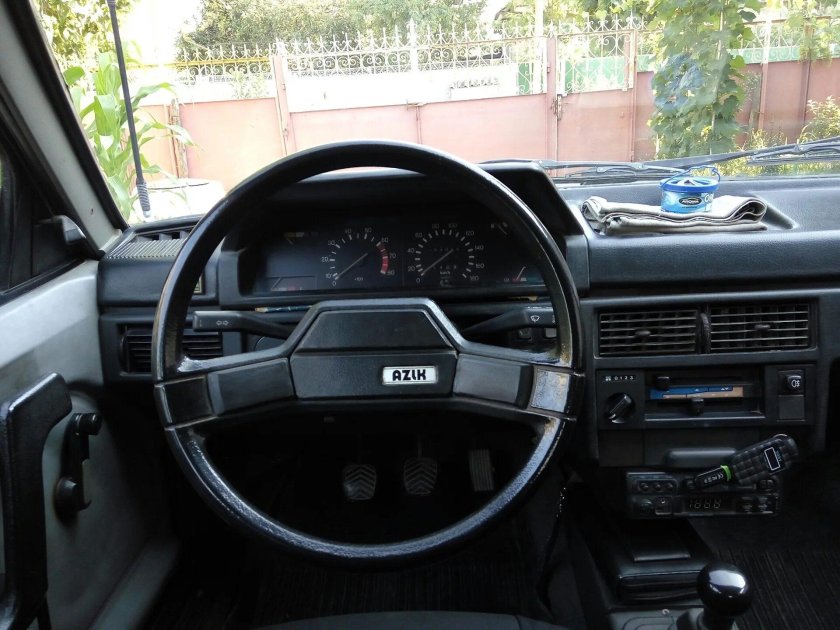 Москвич 2141 легковой автомобиль салон