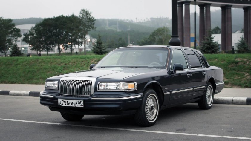 Линкольн таун кар 1990