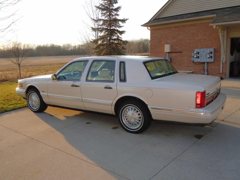 Lincoln Town car 1982