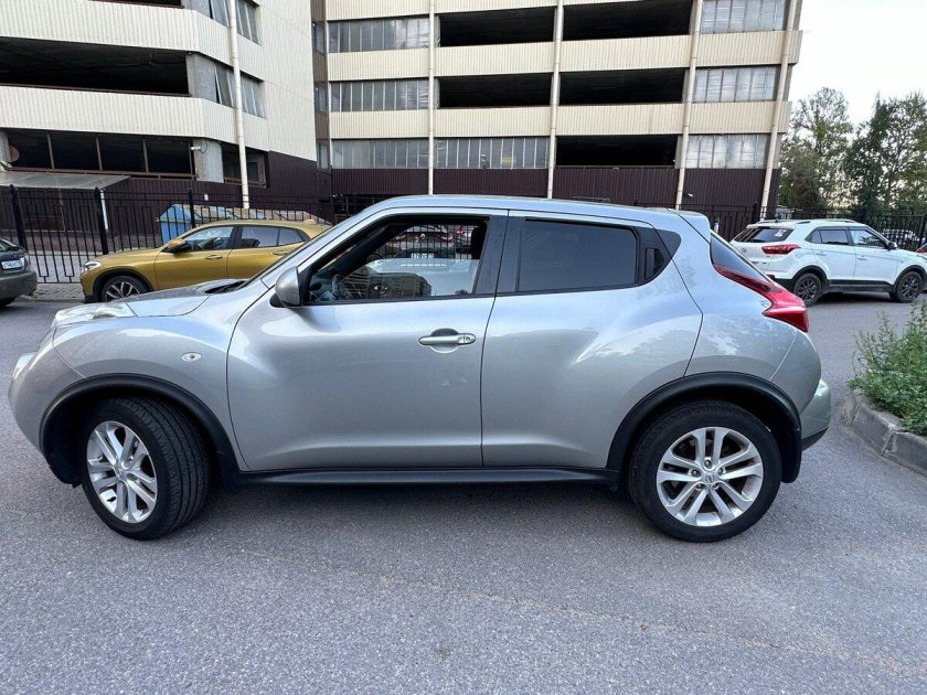 Ниссан Жук серебро