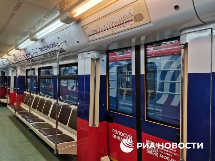 Метро поезда московского метрополитена