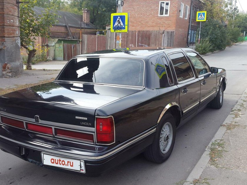 Lincoln Town car 1990