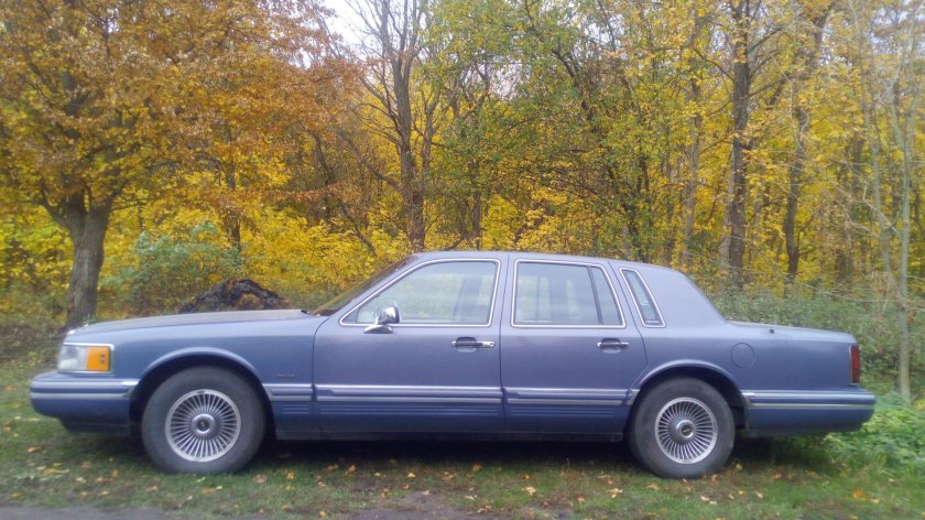 Lincoln Town car II