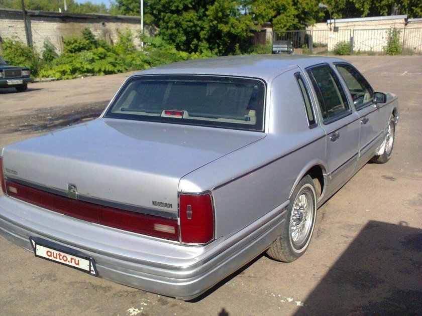 Линкольн таун кар 1992