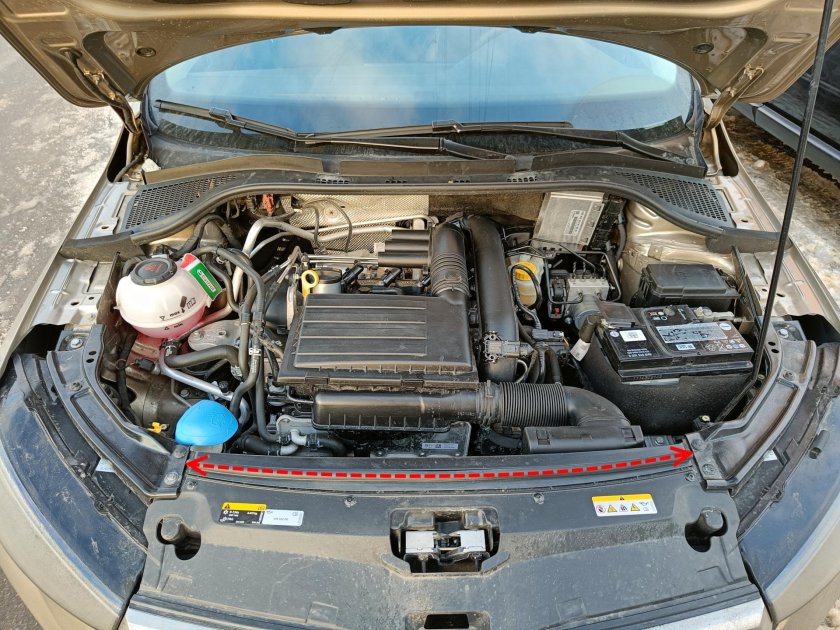 Подкапотное пространство Шкода Рапид