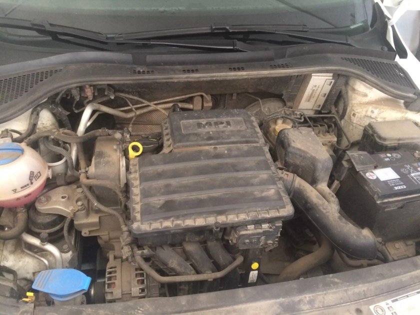 Шкода Рапид 2021 моторный отсек