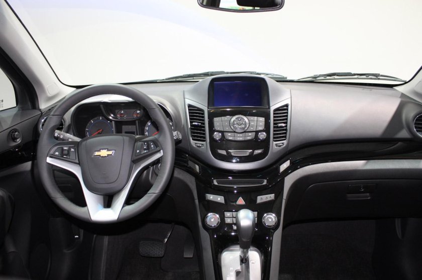 Chevrolet Orlando 2012 салон