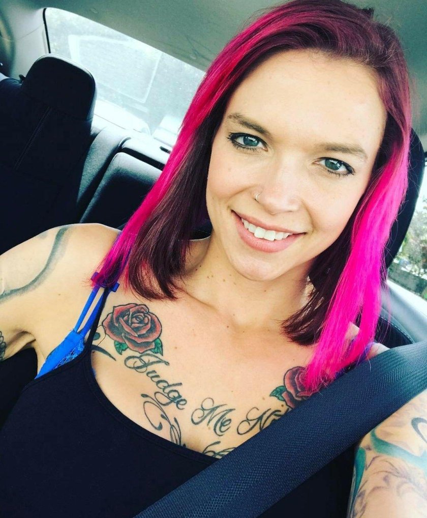 Anna Bell тату