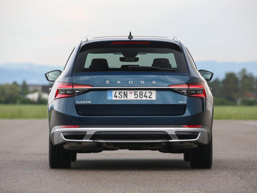 Skoda Superb Scout 2020