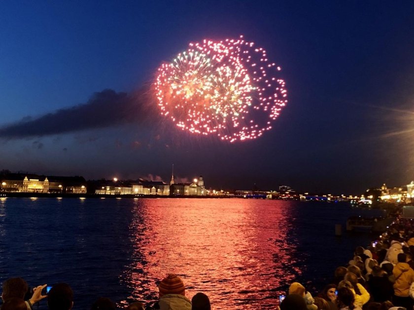 Салют Лахта центр 9 мая