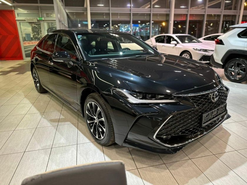 Тойота Авалон 2022