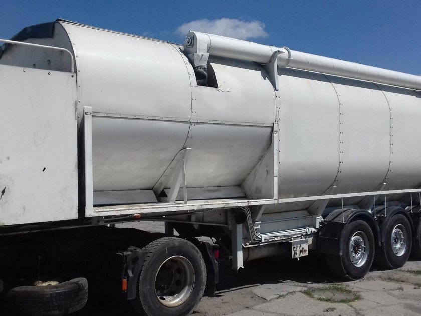 Полуприцеп Менси кормовоз