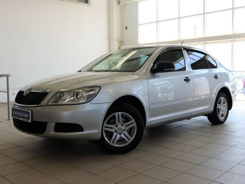 Шкода Октавия 2011 серебристая фото