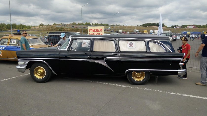 ГАЗ 13 Чайка универсал