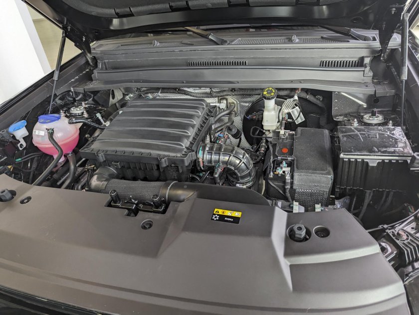 Подкапотное пространство