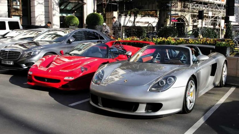 Ferrari Enzo and Porsche Carrera gt
