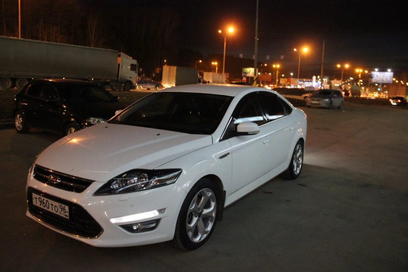 Форд Мондео белый