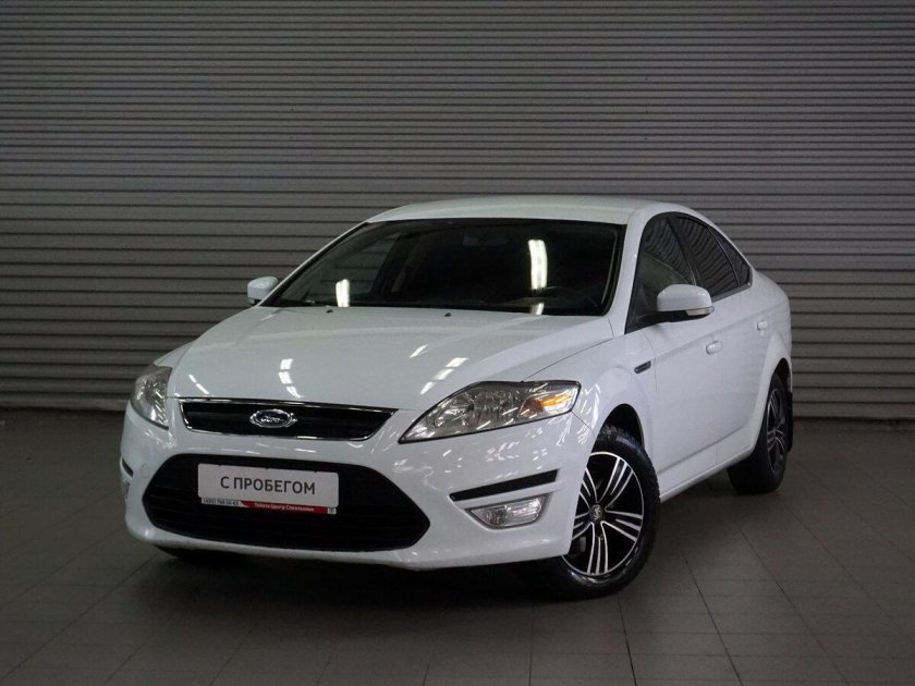 Форд Мондео белый 2013 года