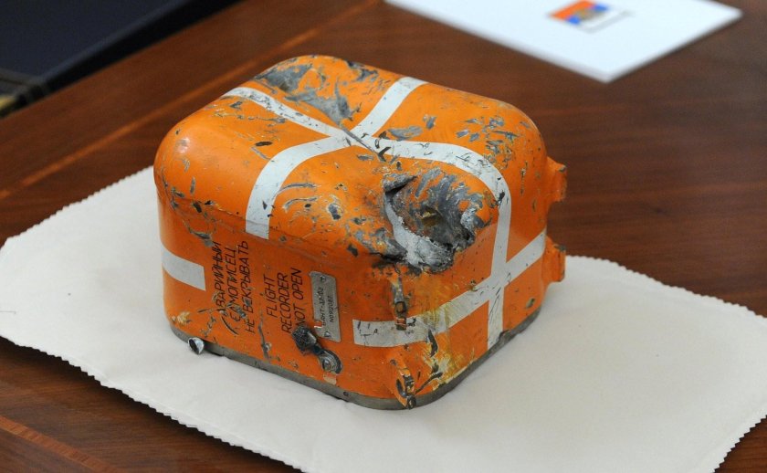 Черный ящик в самолете