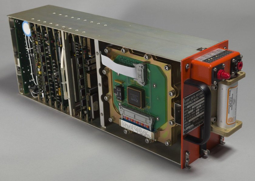 Бортовой самописец черный ящик