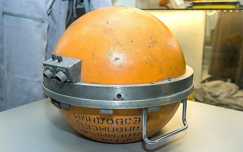 Бортовой самописец черный ящик