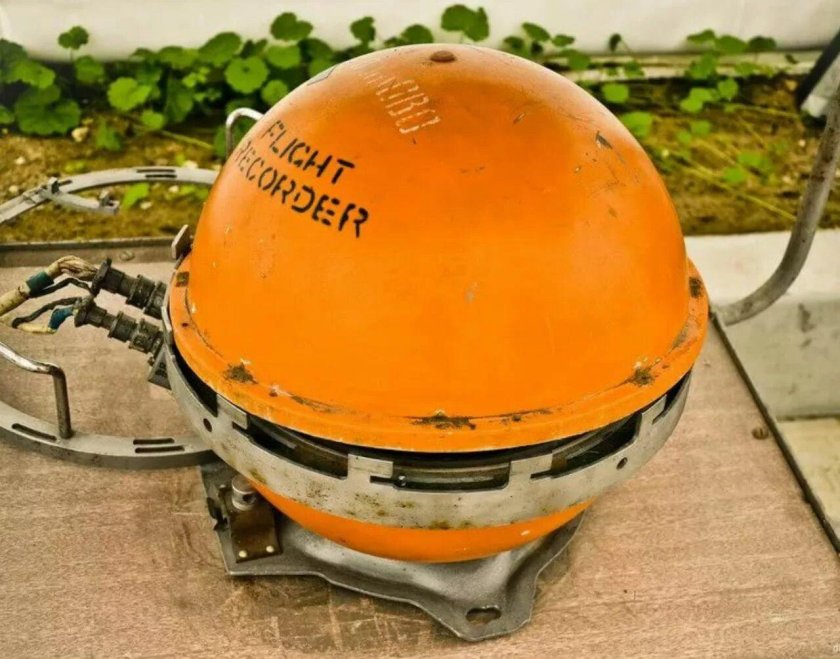 Черный ящик в самолете