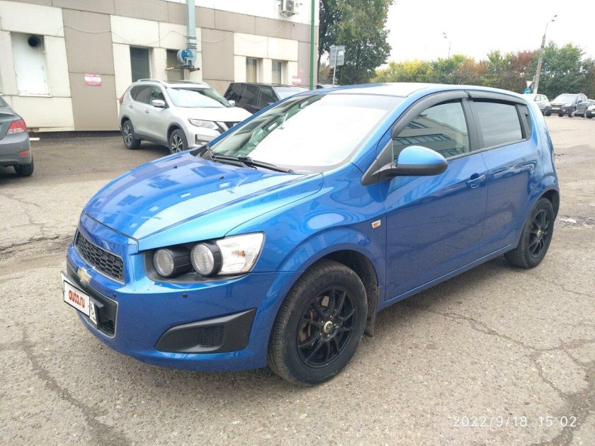 Шевроле Авео синяя