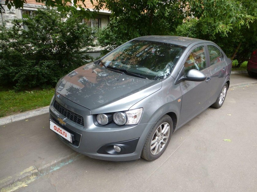 Шевроле Авео серая