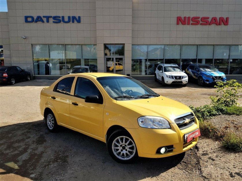 Шевроле Авео 2007 желтый