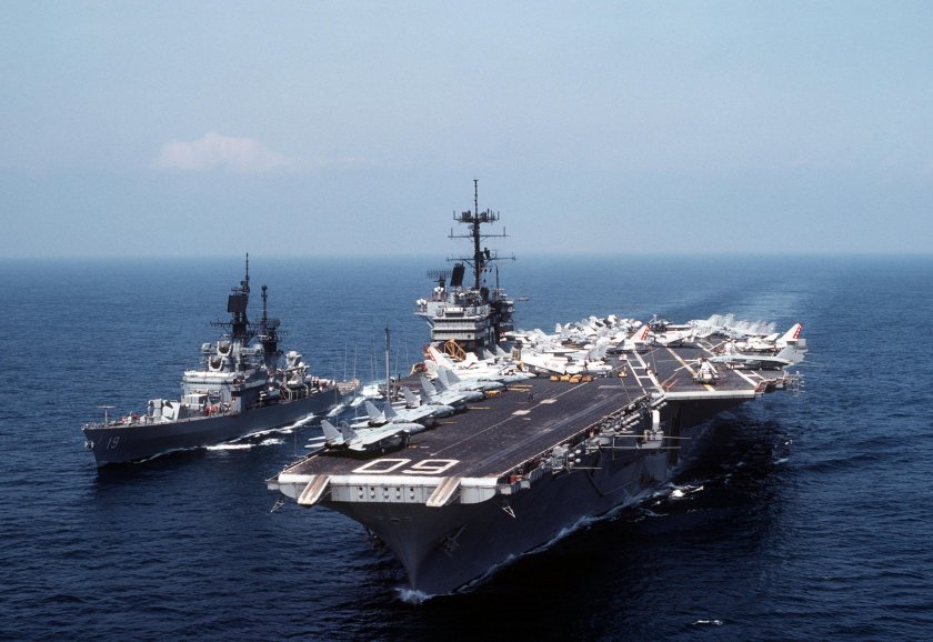 Авианосец сша