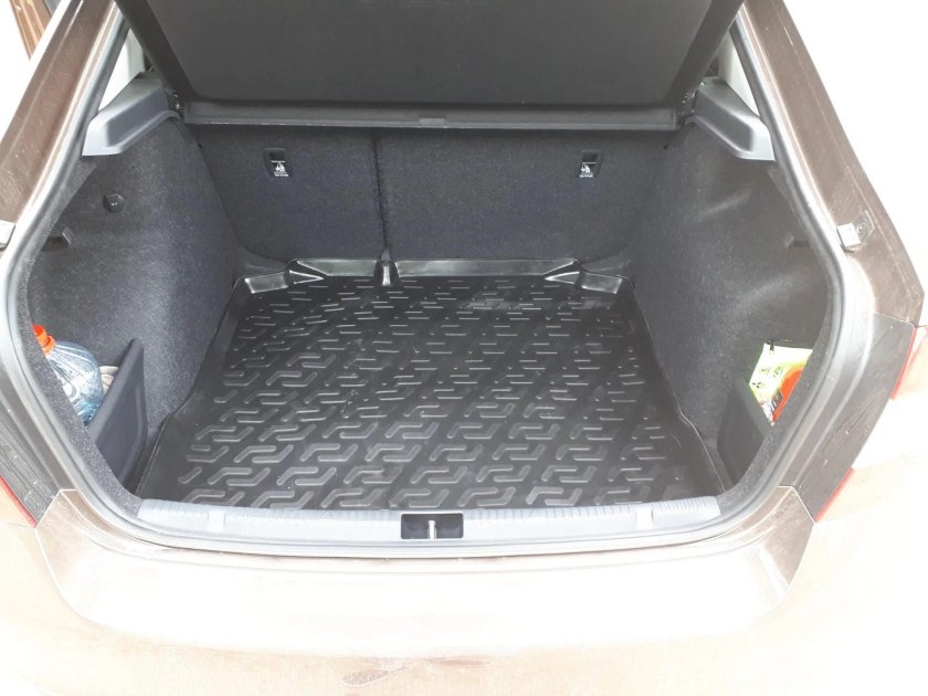 Шкода Рапид багажник