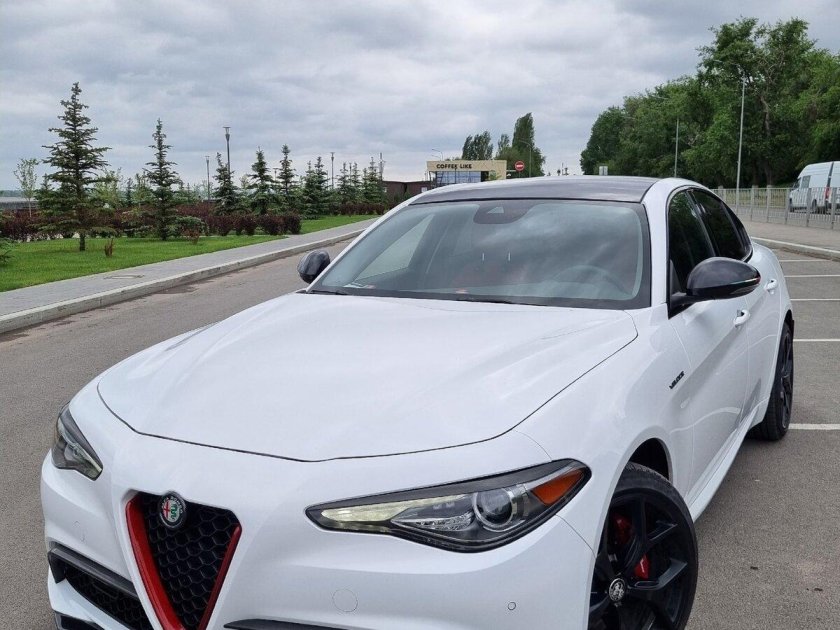 Машина alfa romeo giulia