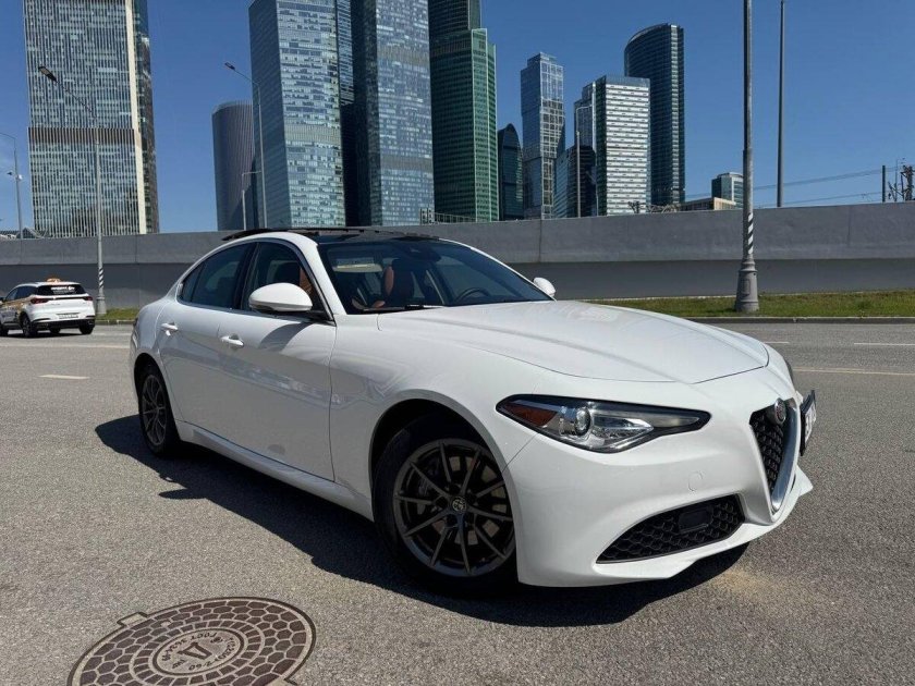 Машина alfa romeo giulia