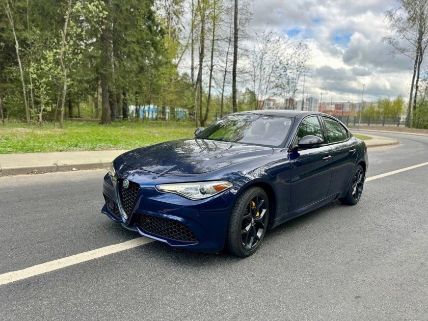 Машина alfa romeo giulia