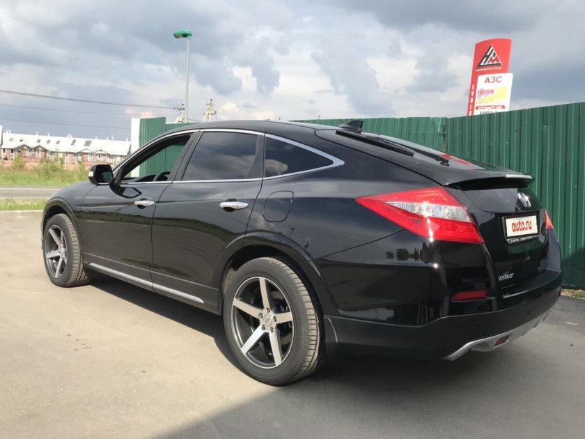 Honda Crosstour черная