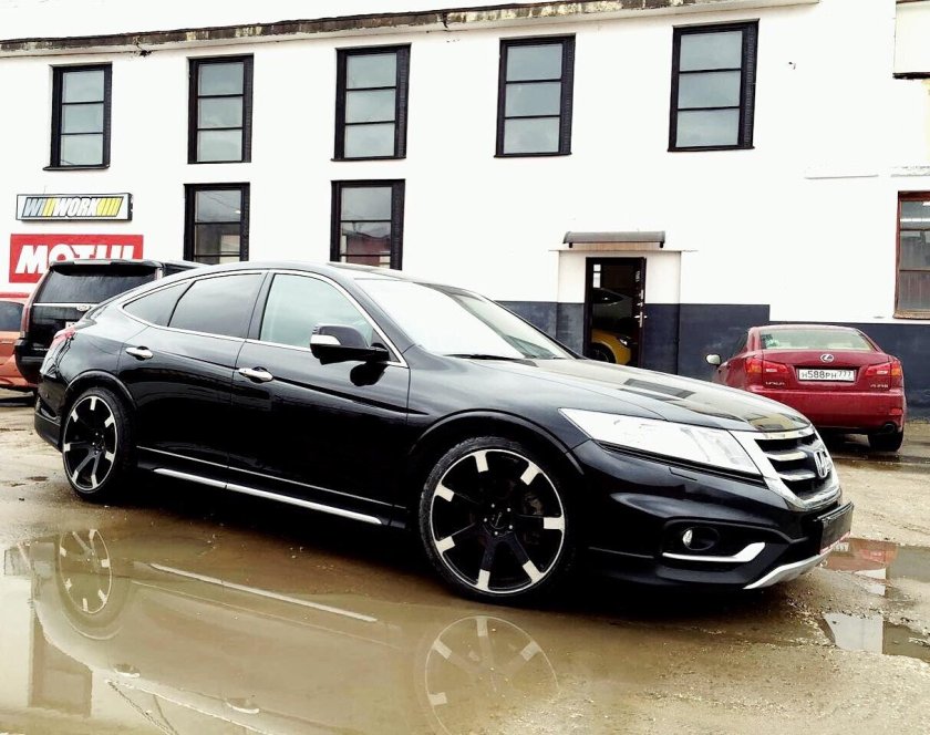 Honda accord crosstour