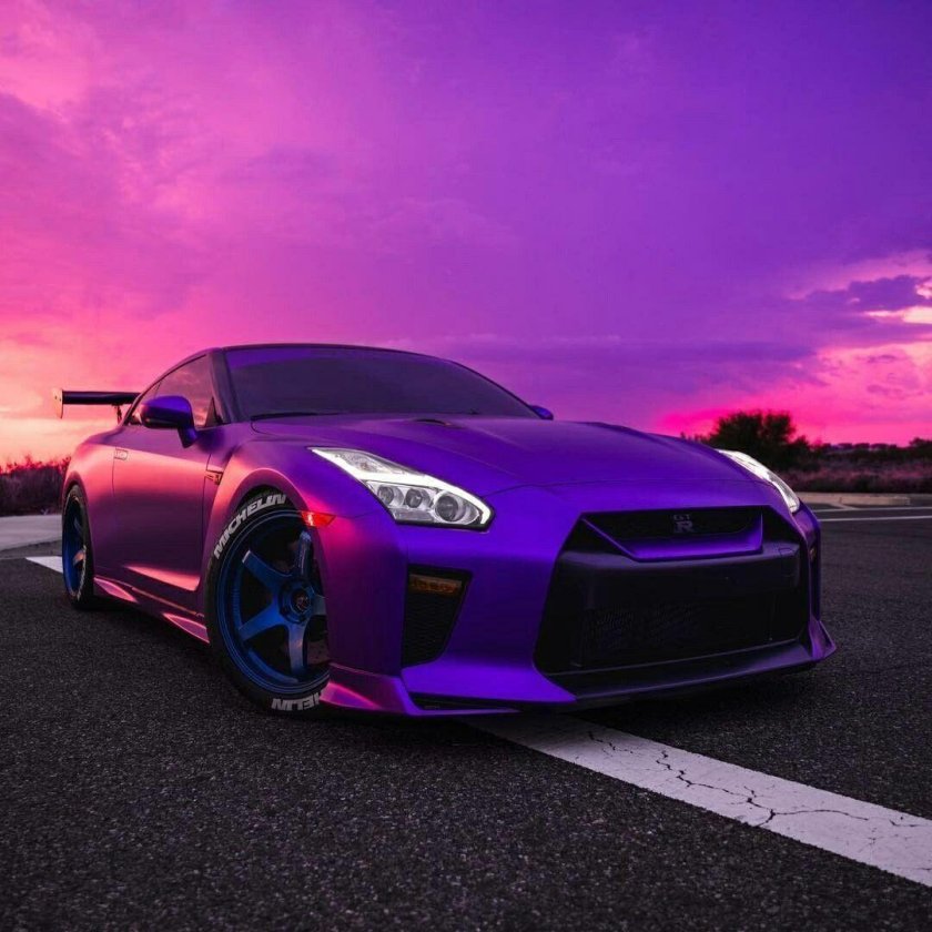 Nissan Skyline r35 GTR фиолетовый
