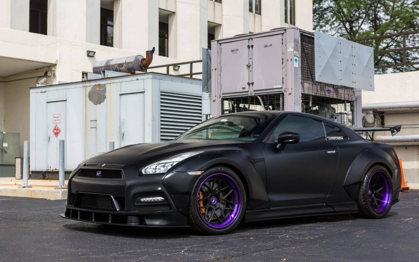 Nissan Skyline r35 GTR фиолетовый