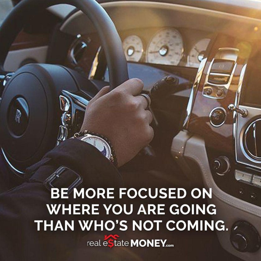 Парень возле машины