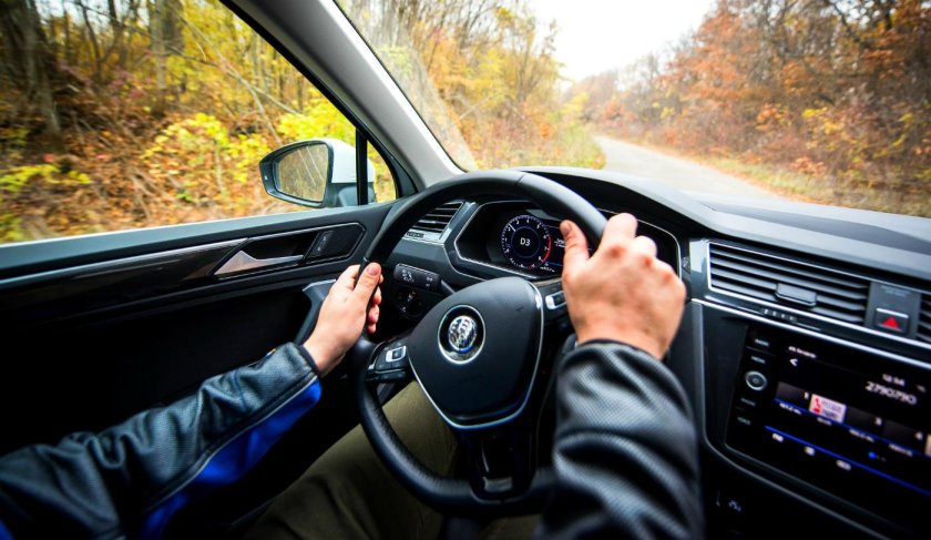 За рулем машины