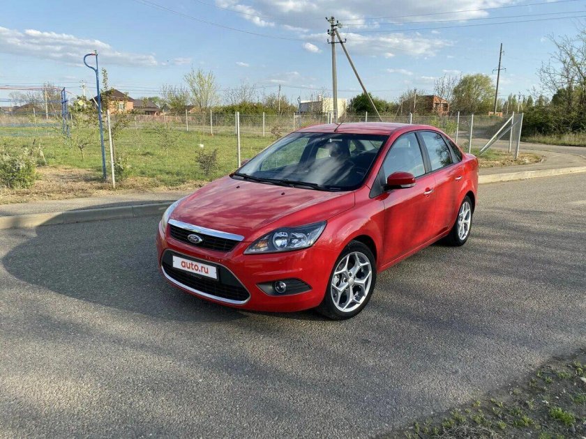 Ford Focus 2 красный седан